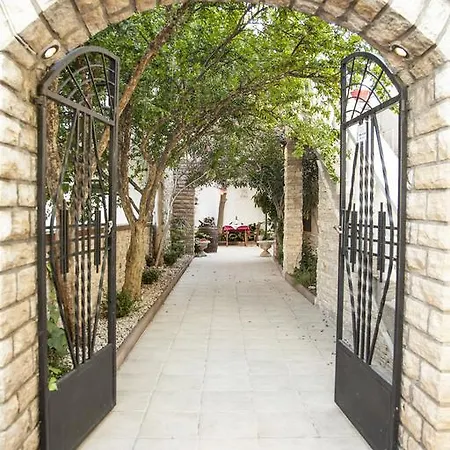 Apartament Alfirev *