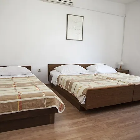 Alfirev Apartament *
