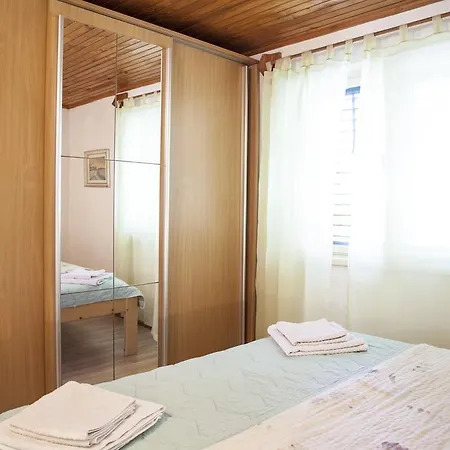 Alfirev Apartament *
